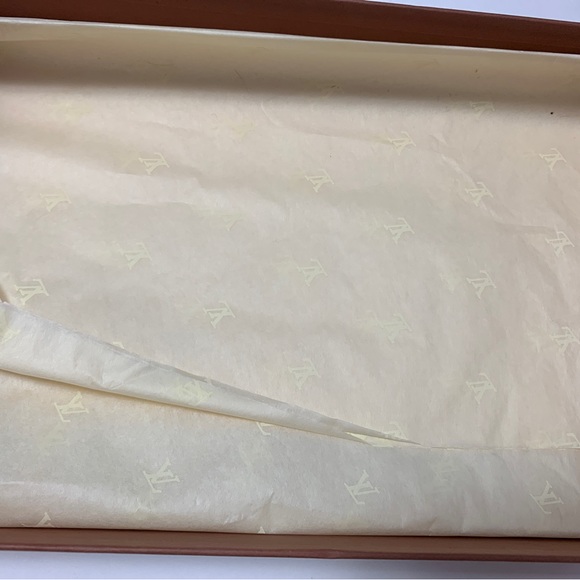 Louis Vuitton authentic gift box & tissue 11x7.5” almost perfect condition gift - Picture 2 of 4